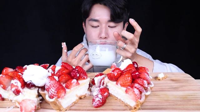 파리크라상 딸기 타르트 딸기 먹방ASMR MUKBANG STRAWBERRY & STRAWBERRY TART いちごタルト いちご eating sounds смотреть онлайн