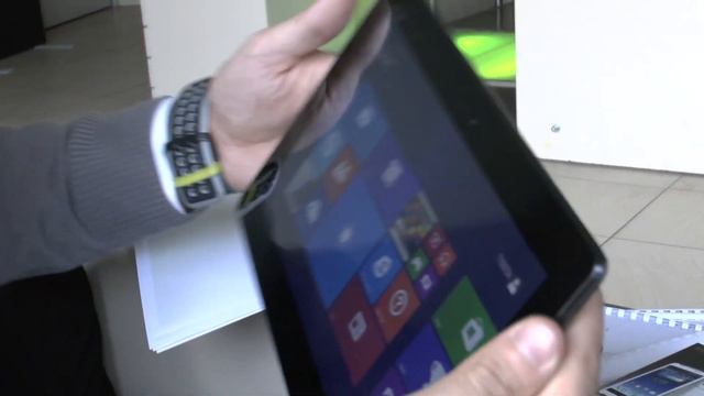 ASUS Transformer Book T100 tablet-notebook bemutató videó | Tech2.hu смотреть онлайн