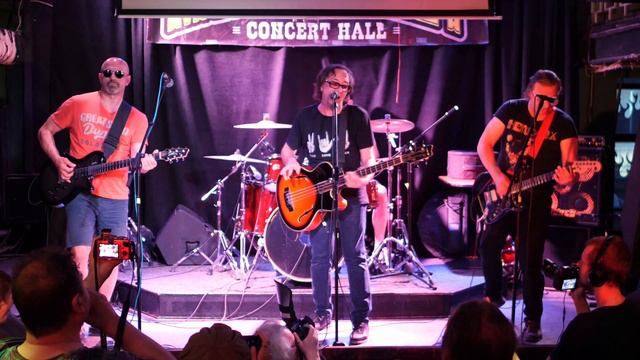 Никто меня не любит (Зоопарк). ЗОО (Триста)