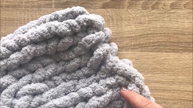 HOW TO HAND KNIT A CHUNKY CHENILLE HAT IN 30 MINUTES смотреть онлайн