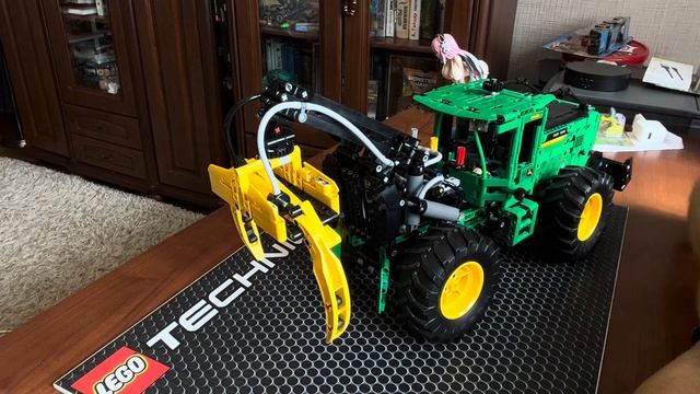 Lego technic 42157 JOHN DEERE 948 L2 Skidder review смотреть онлайн