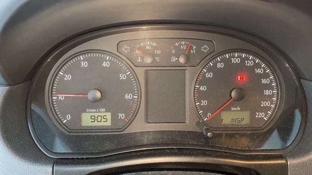 VW Polo 2007 with 1.6 engine, cold start at -14°C смотреть онлайн