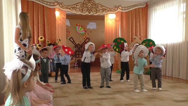 Танец Грибочки ( группа АЛЕНЬКИЙ ЦВЕТОЧЕК).avi смотреть онлайн