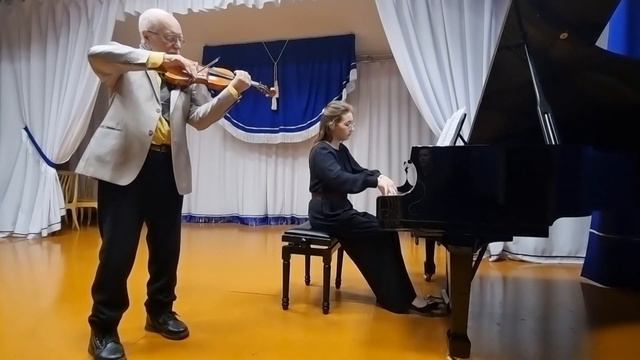 Занятие по концермейстерству. Исп. Шарахова Мария(фортепиано) и Андреев Юрий Михайлович(скрипка)