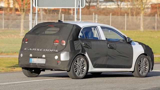 Kia Rio facelift lần đầu lộ diện: Nhiều điểm mới hơn tưởng tượng, cạnh tranh Toyota Vios_Xe 360 смотреть онлайн