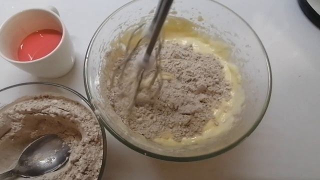 БИСКВИТ "КРАСНЫЙ БАРХАТ" НА МОЛОКЕ. САМЫЙ УДАЧНЫЙ РЕЦЕПТ. смотреть онлайн