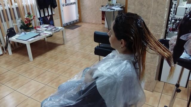 Как сделать омбре How to ombre hair смотреть онлайн