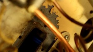 Как заменить трубку подачи газа и отрегулировать запальник