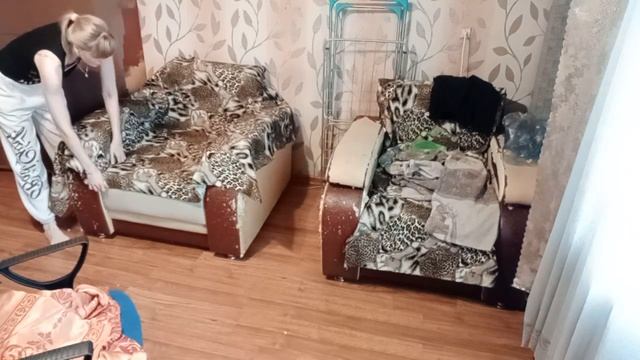 Часть 4 УБОРКА! МОЕМ ПОЛ СОЛЬЮ! смотреть онлайн