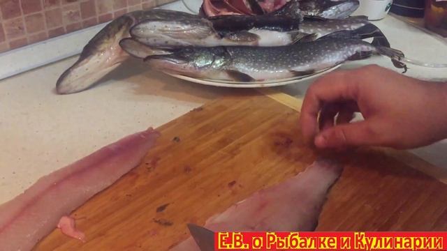 Как легко и быстро разделать щуку на филе.Разделываем быстро и просто, щуку на чистое филе. смотреть онлайн