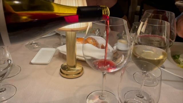 VISTA Decked! A top-to-bottom tour of Oceania Cruises Newest Ship смотреть онлайн