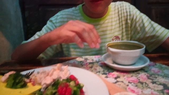 Где супер дёшево и вкусно поесть в Кракове! Сет из 6 блюд на выбор за 25 злотых, из 4 блюд 20 злоты смотреть онлайн