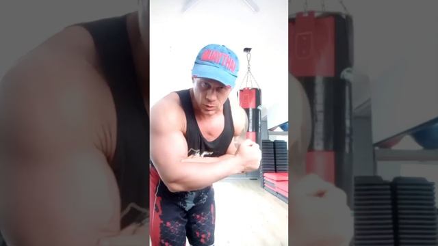 техника Разгибаний рук на Трицепс. как качать руки.