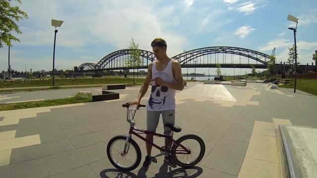 How to Bunny Hop on a BMX Bike - Как сделать Банни-хоп [Дима Гордей] | Школа BMX Online смотреть онлайн