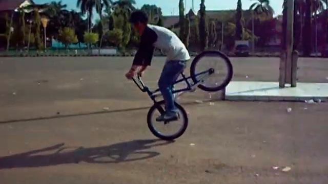 video bmx abis from randha mumu.mpg смотреть онлайн