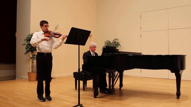 Indian Hill Music - String Recital - 2/1/14 - Happy Farmer, Minuet III - Paul Davis смотреть онлайн