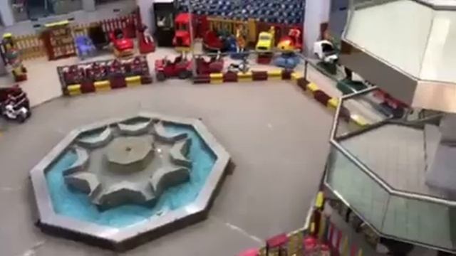 Madinat zayed shopping centre - Playing Area смотреть онлайн