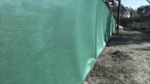 Бюджетный забор из фасадной сетки. Часть 1. Строительство