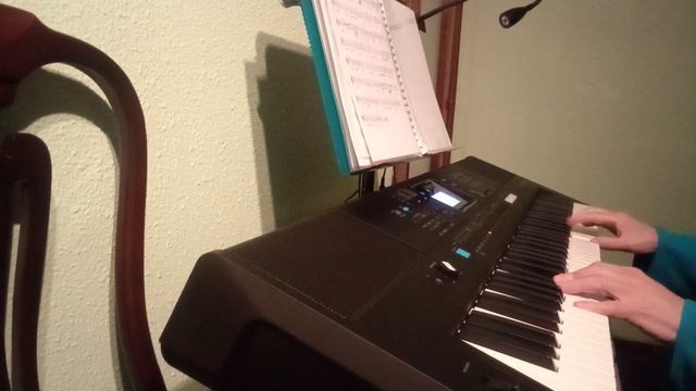 Yesterday - Yamaha psr EW 425 смотреть онлайн