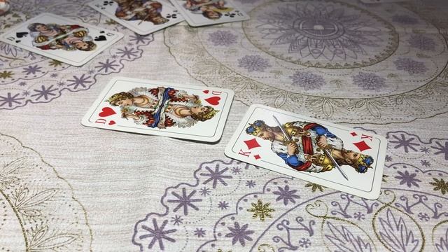 ГАДАНИЕ НА ЧЕРВОВУЮ ДАМУ. Цыганский расклад на игральных картах смотреть онлайн