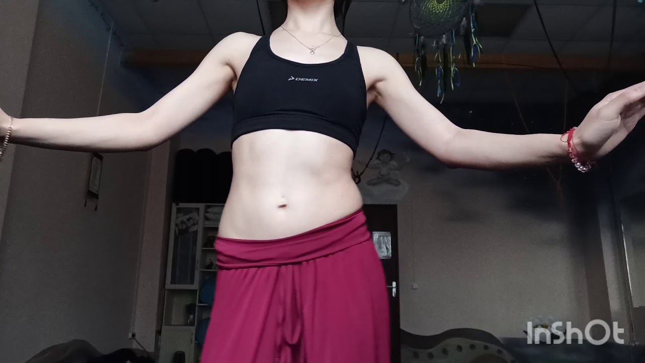 Удары бедрами #бедра #тренировка #танец смотреть онлайн