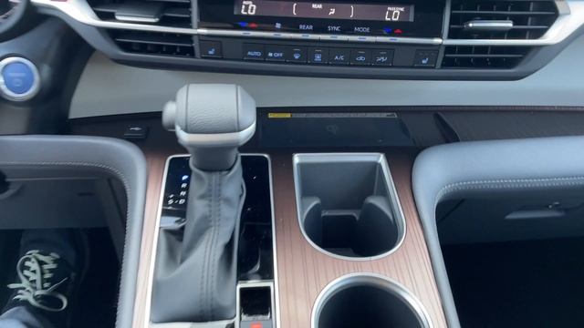 The 2023 Toyota Sienna full walk-around смотреть онлайн