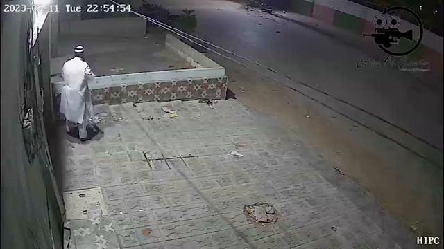 Korangi Zaman Town | Citizen Attack On Robbers | Crime On Camera | Arif Bangash | Crime Report смотреть онлайн