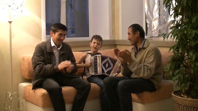 Катюша в исполнении Михаила на гармошке песня смотреть онлайн