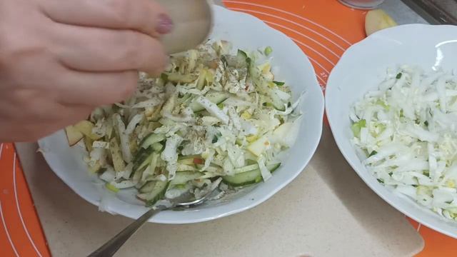 Три салата на Основе Пекинской капусты. Основа для любых быстрых салатов.Весенние, витаминные салат смотреть онлайн