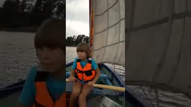 Лодка ,,Кефаль" под парусами. смотреть онлайн