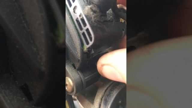 Снятие подрулевых переключателей шевролет спарк.mp4