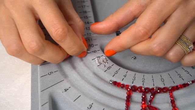 Колье на леске с кристаллами на Halloween своими руками смотреть онлайн