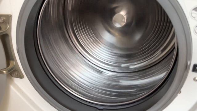 Lavadora LG centrifugando con la puerta abierta a 1400rpm. LG washing machine spin 1400rpm смотреть онлайн