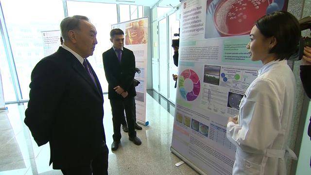 Президент РК посетил новое здание Школы медицины Назарбаев Университета смотреть онлайн