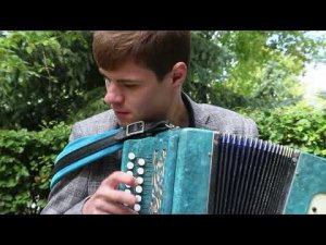 Молодой гармонист Антон Чужиков (Воронеж) зажигает на дедовой гармошечке!