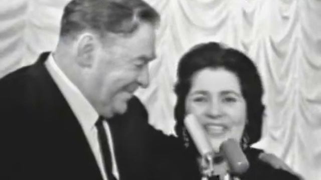 Дорогие мои москвичи_Леонид Утёсов_Эдит Утёсова .flv смотреть онлайн