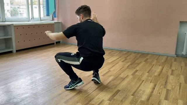 Подбивание ноги покругу смотреть онлайн