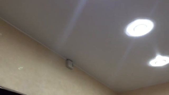 Белый сатиновый натяжной потолок. Техпотолки.рф смотреть онлайн