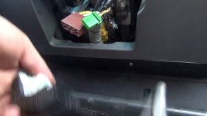 не проворачивается ключ зажигания, как поехать без ключа