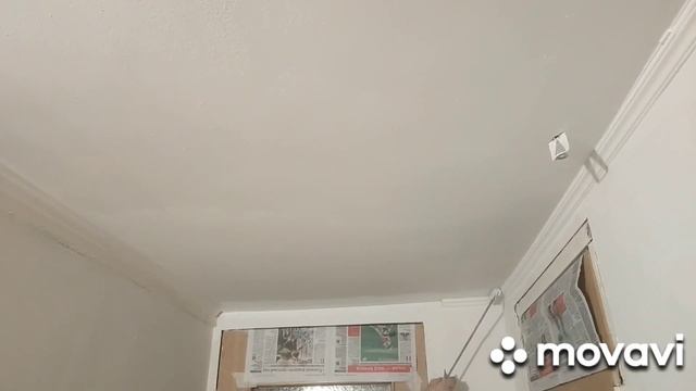 Как покрасить потолок по шпаклёвке валиком ровно без разводов и полос смотреть онлайн