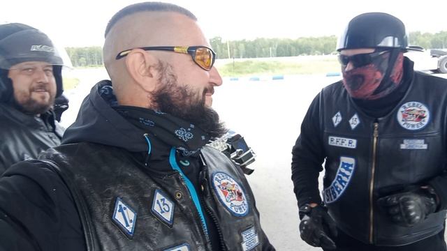 заправка по дороге в Омск на мотоциклах Rebels MC