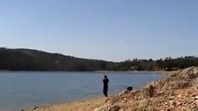 Самолёт амфибия «Бе 200» на заправке смотреть онлайн