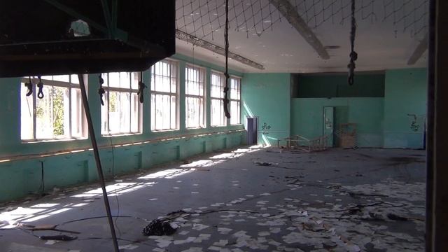 Заброшенная Современная гуманитарная академия в бывшем доме культуры судоверфи им. Кирова. Астрахан смотреть онлайн