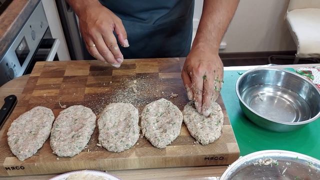 Домашние котлеты по армянскому рецепту! Как сделать, чтоб котлеты оставались плоскими! смотреть онлайн