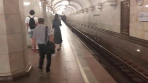 Станция метро Комсомольская кольцевой линии в Москве.