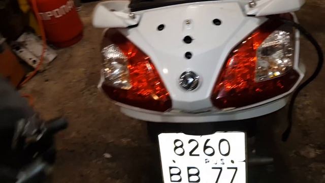 Установка площадки кофра на SYM MAXSYM 400/600. смотреть онлайн