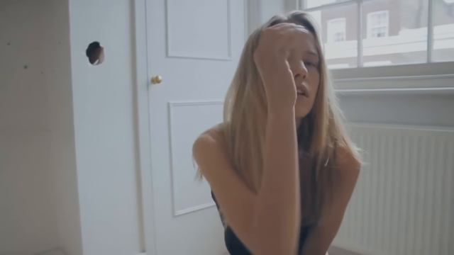 Holly Henry - Seven Nation Army (Hot Girl Video) смотреть онлайн