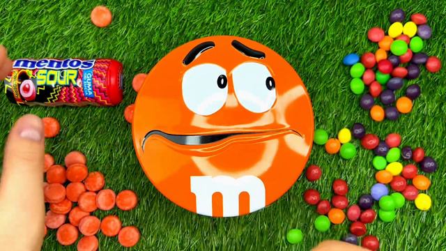 Satisfying Video | Unpacking and Mixing Rainbow Candy in 1 M&M'S Boxes ASMR orange, red смотреть онлайн