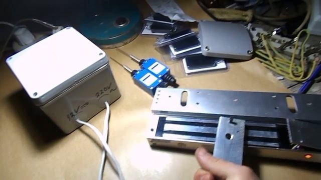 На что способен электромагнитный замок с подъезда смотреть онлайн