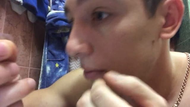 Как снять контактную линзу легко, смотрите, я сам в этом новичок но очки не могу носить, голова бол смотреть онлайн